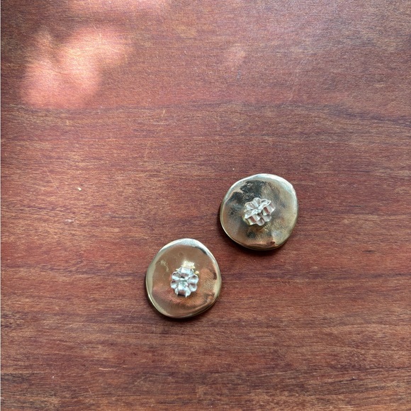 AMANDA HUNT JEWELRY/ Terra Studs - Picture 4 of 5